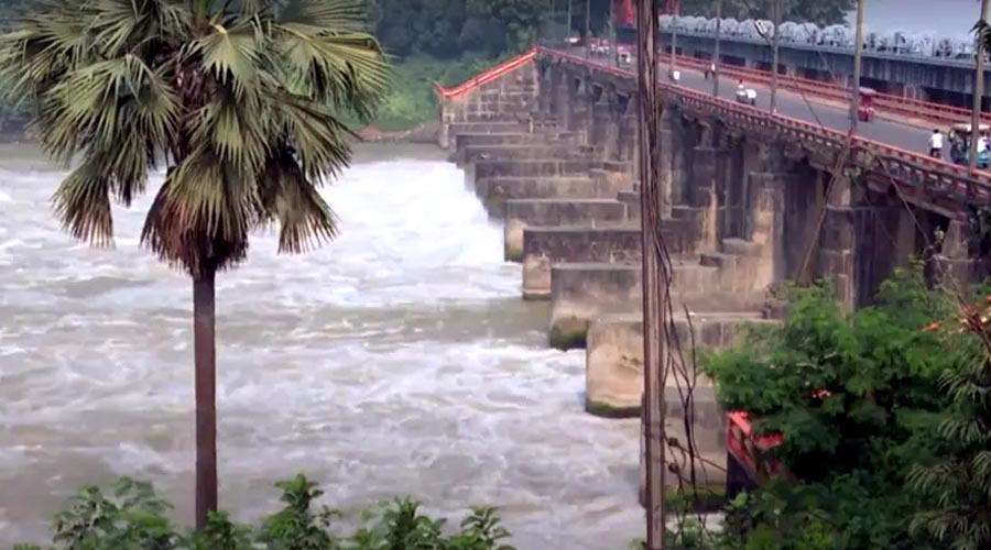 ফারাক্কায় পানি বিপৎসীমার ওপরে, বাংলাদেশেও প্লাবনের আশঙ্কা