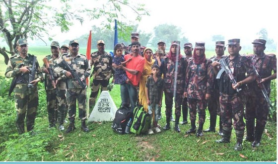 পাঁচবিবি সীমান্তে আটককৃত ৫ বাংলাদেশিকে ফেরত পাঠালো বিএসএসএফ