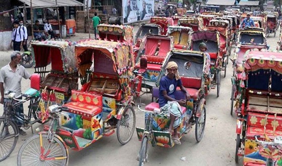 চট্টগ্রাম নগরীতে দাপিয়ে বেড়াচ্ছে ৫০ হাজার ব্যাটারি রিকশা