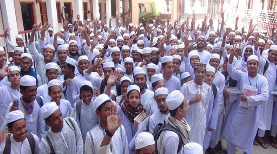 প্রাতিষ্ঠানিক কর্মসংস্থানে পিছিয়ে রয়েছে মাদ্রাসা শিক্ষার্থীরা