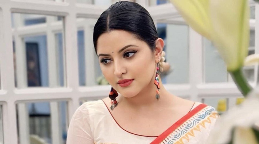 ফেসবুকে ক্ষোভ প্রকাশ করলেন পরীমণি