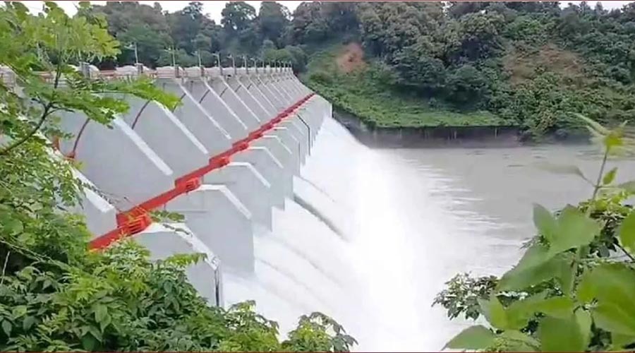 কাপ্তাই হ্রদের পানি বিপৎসীমায়, ফের খোলা হচ্ছে ১৬ জলকপাট