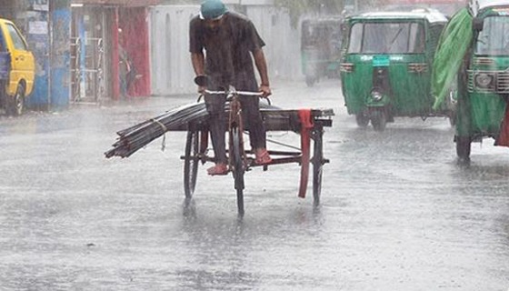 চট্টগ্রামে থেমে থেমে বৃষ্টি, তাপমাত্রা কমলেও আর্দ্রতা বেশি