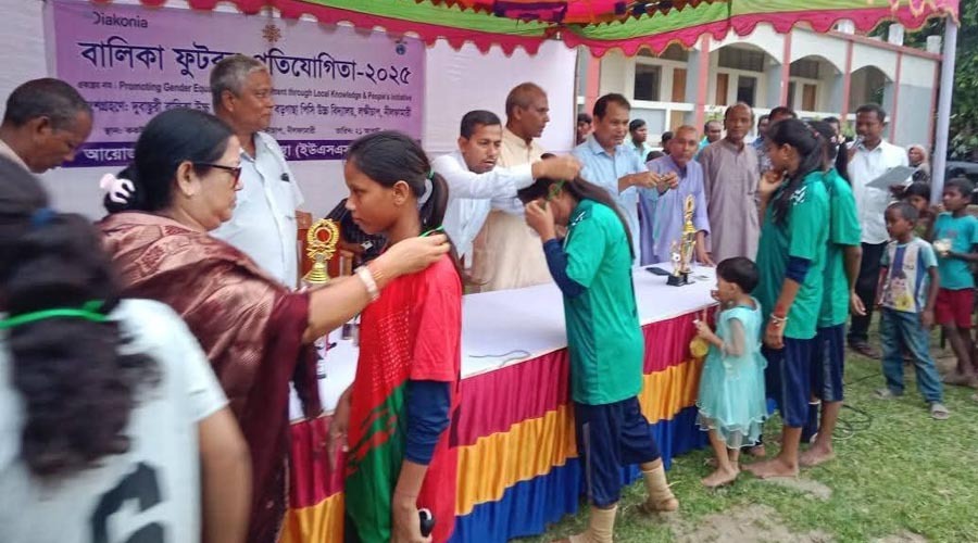 নীলফামারীতে নারী প্রীতি ফুটবল প্রতিযোগিতা