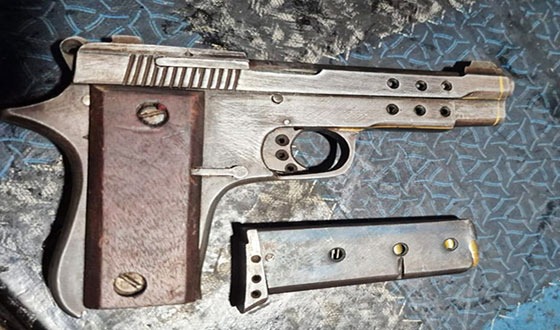 চট্টগ্রামে বিদেশি পিস্তল-গুলিসহ যুবক গ্রেপ্তার