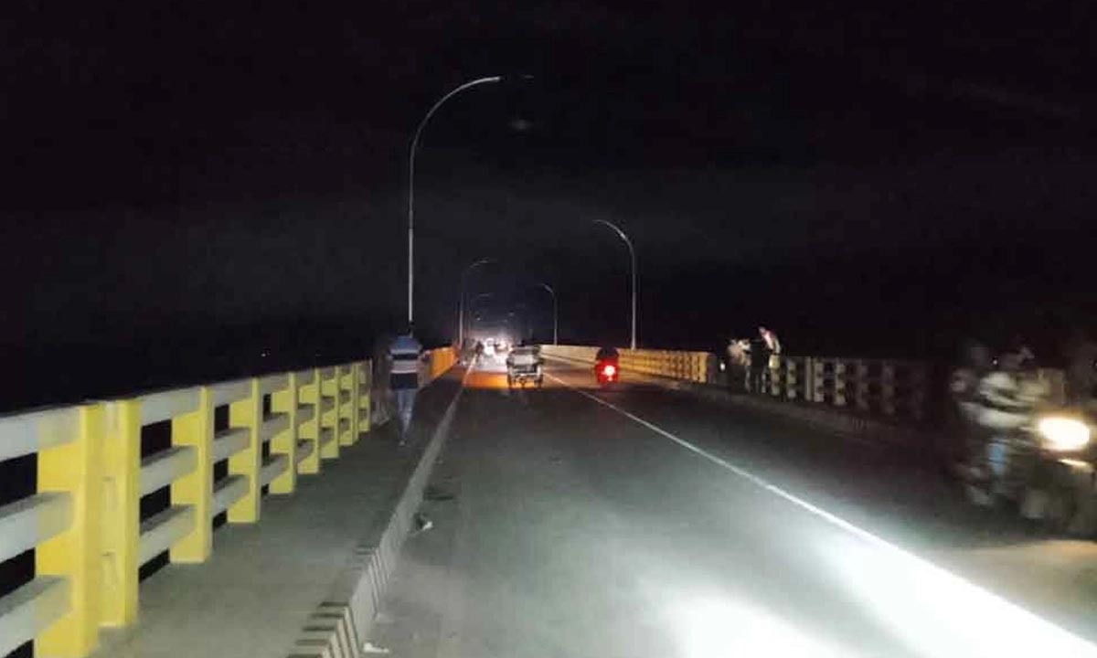 উদ্বোধনের অন্ধকার: চুরি ও দুর্ঘটনার সঙ্গী মওলানা ভাসানী সেতু