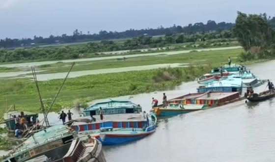 বাজিতপুর-কুলিয়ারচর-নিকলীতে ব্যাঙের ছাতার মতো চলছে বালুর ব্যবসা