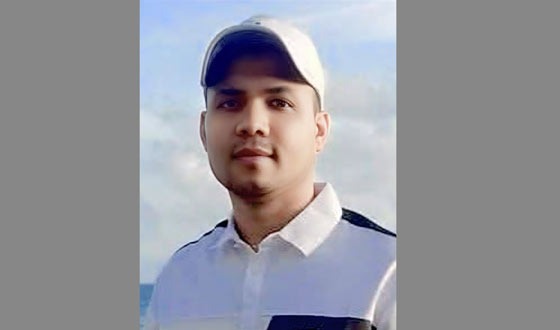 ভুয়া পরিচয়ে প্রতারণা, আইন-শৃঙ্খলা বাহিনীর হাতে আটক