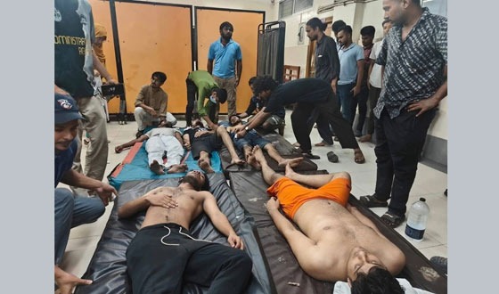 চট্টগ্রাম বিশ্ববিদ্যালয়ে শিক্ষার্থী-স্থানীয়দের সংঘর্ষে রণক্ষেত্র, ১৪৪ ধারা জারি