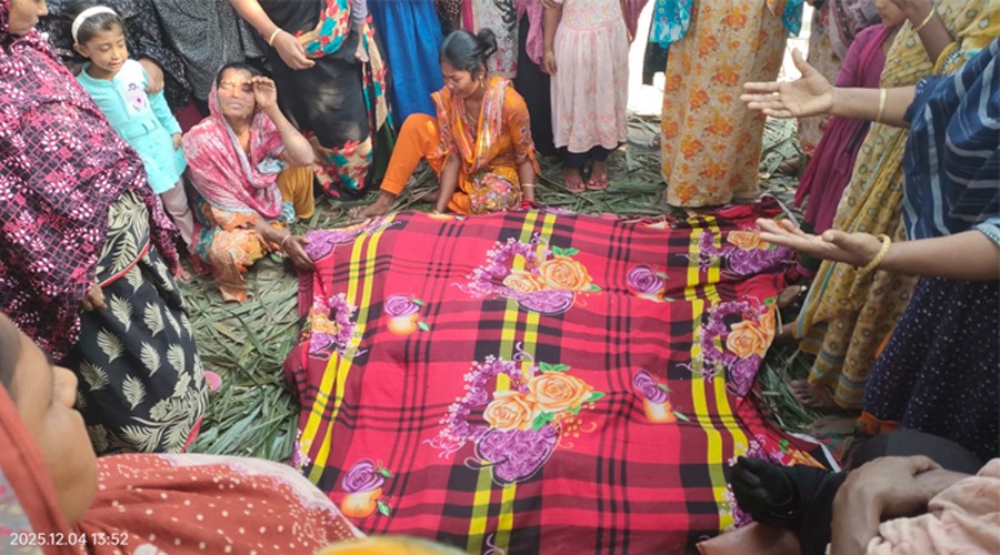 কুমিল্লায় ট্রলি উল্টে নদীতে, গোসল করতে থাকা ৩ নারীর মৃত্যু