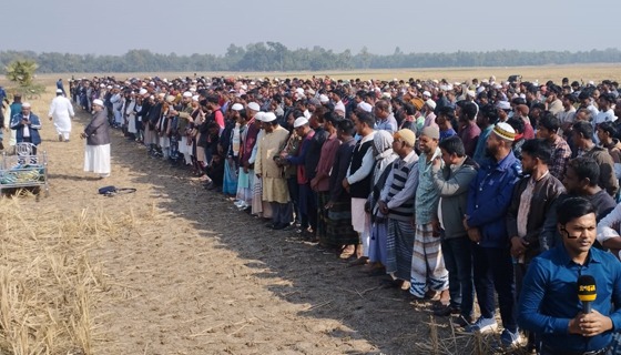 তানোরে অশ্রুসিক্ত নয়নে শিশু সাজিদকে শেষ বিদায়, জানাজায় মানুষের ঢল