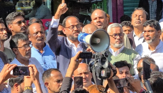 ওসমান হাদির ওপর গুলির প্রতিবাদে টাঙ্গাইলে বিক্ষোভ মিছিল