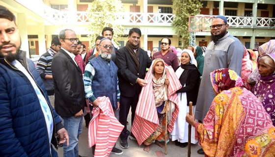 দিনাজপুর সেন্ট ফিলিপস্ হাই স্কুল এন্ড কলেজের অ্যালামনাই ফোরামের শীতবস্ত্র বিতরণ