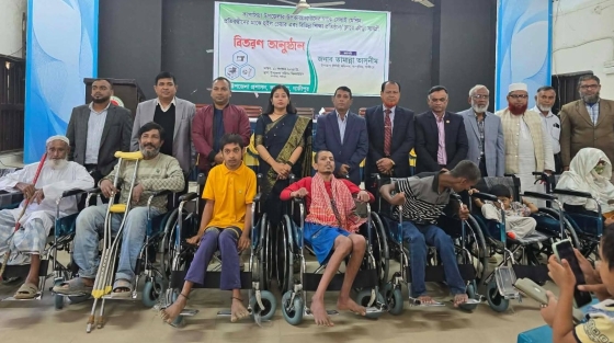 কাপাসিয়ায় প্রশাসনের উদ্যোগে উপকারভোগী ও প্রতিষ্ঠানের মাঝে উপকরণ বিতরণ