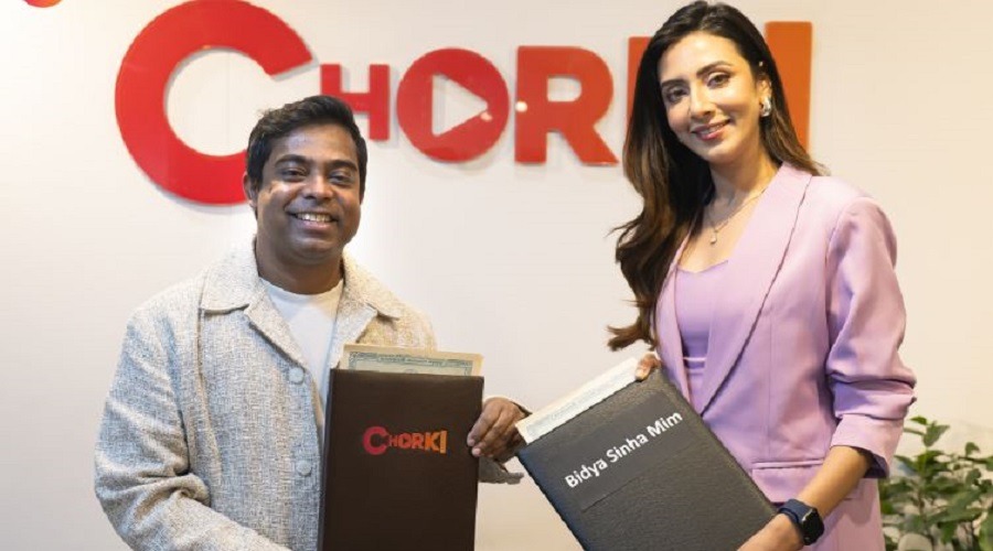 দেশে ফিরেই বড় ঘোষণা দিলেন মিম