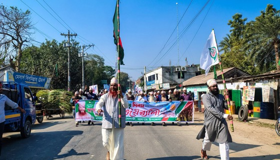 বিজয় দিবসে স্বাধীনতার সুফল ঘরে ঘরে পৌঁছে দেওয়ার প্রতিশ্রুতি