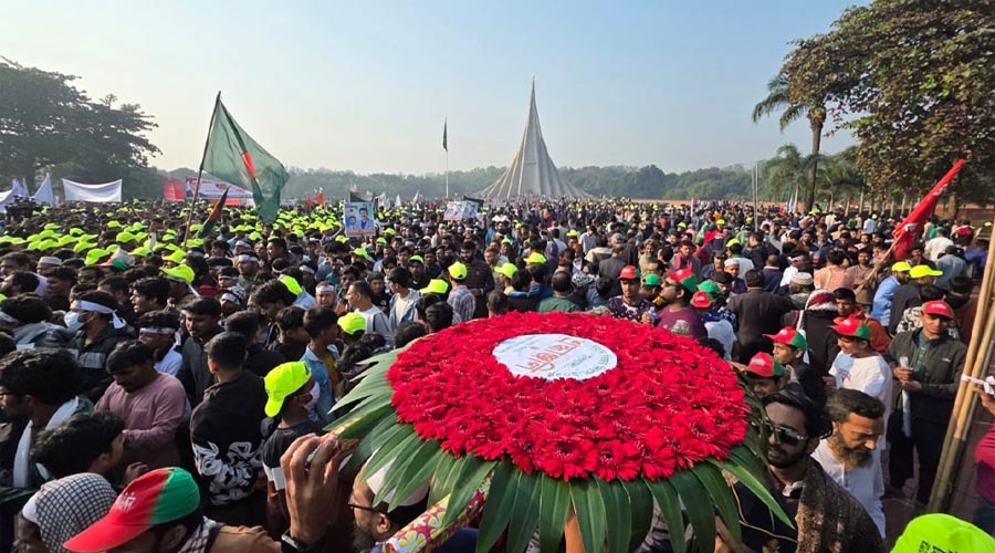 সারাদেশে উৎসবমুখর পরিবেশে মহান বিজয় দিবস উদযাপন