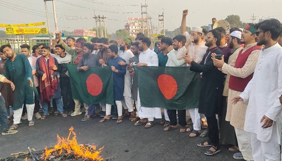 ঢাকা-টাঙ্গাইল মহাসড়কে আগুন জালিয়ে অবরোধ