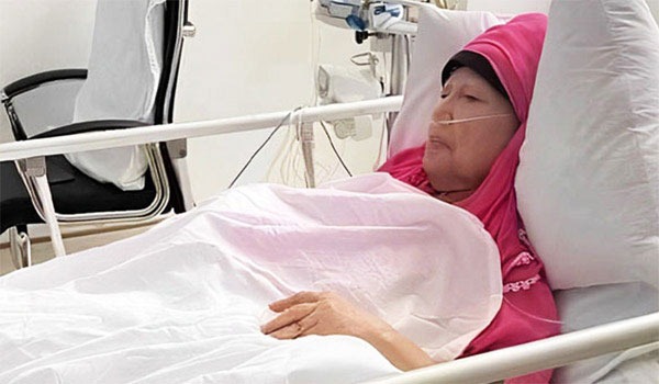 কয়েক দিনের তুলনায় শারীরিক অবস্থার উন্নতি খালেদা জিয়ার