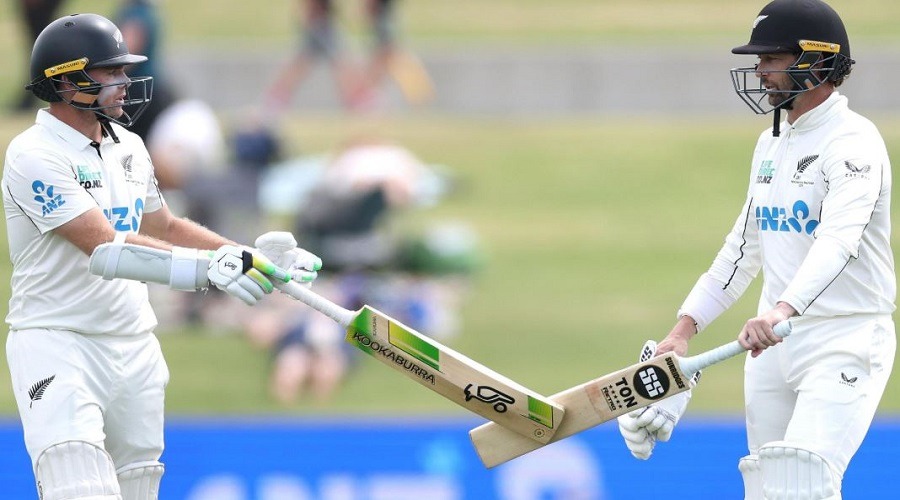 ইতিহাস গড়লেন ল্যাথাম-কনওয়ে