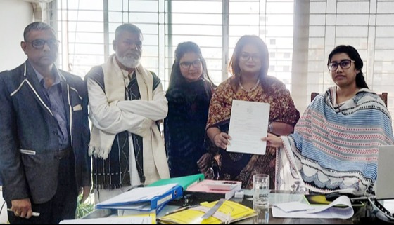 ঢাকা-৭ আসনে জেএসডি থেকে মনোনয়ন ফরম সংগ্রহ করলেন সাহানা সুলতানা