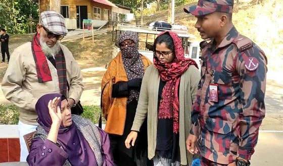 জেকগামী অসুস্থ পর্যটককে জরুরি চিকিৎসায় বিজিবি