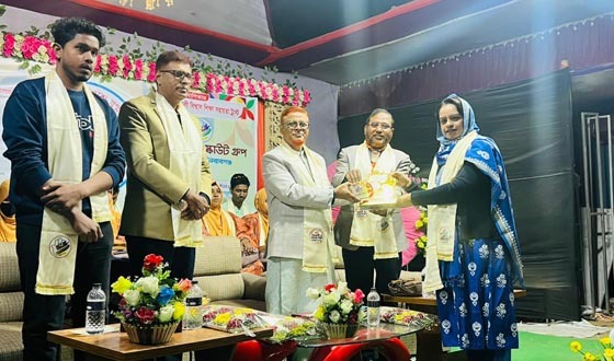 গোমস্তাপুরে কৃতি শিক্ষার্থী সংবর্ধনা