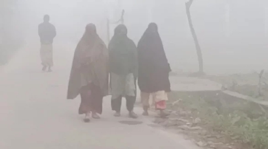 ঘন কুয়াশা ও  তীব্র শীতে কুড়িগ্রামের জনজীবন স্থবির