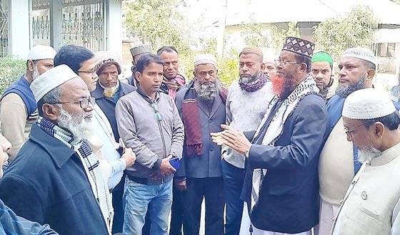 বড়দিন: খ্রিস্ট নেতৃবৃন্দের সাথে জামায়াতের প্রার্থীর শুভেচ্ছা বিনিময়