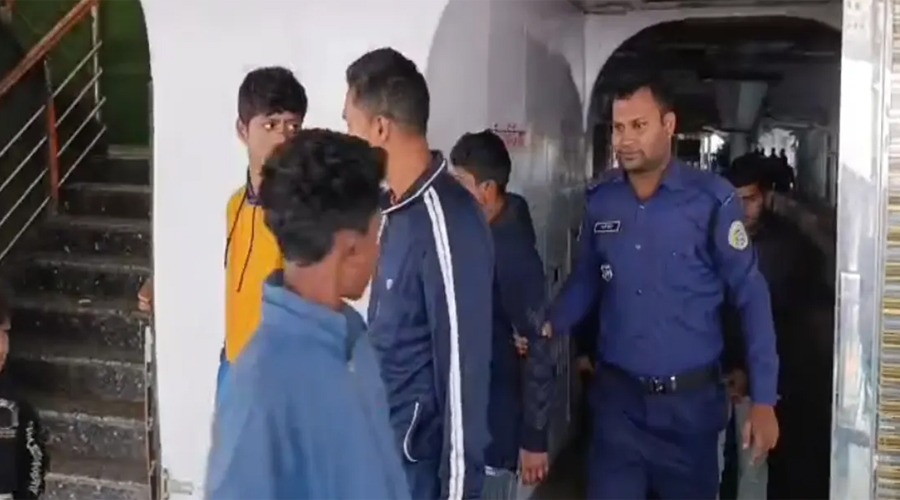 মেঘনায় দুই লঞ্চ সংঘর্ষের ঘটনায় আটক ৪