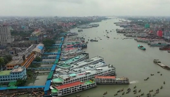 সারাদেশে সবধরনের নৌযান চলাচল বন্ধ ঘোষণা