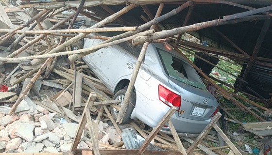 মহেশপুরে চায়ের দোকানে প্রাইভেট কারের ধাক্কা, নিহত ১