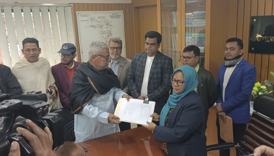 সেনবাগে মনোনয়নপত্র জমা দিলেন জয়নুল আবদিন ফারুক