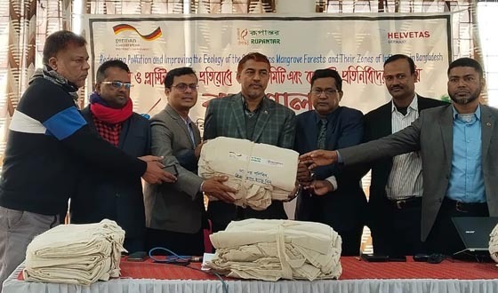 কয়রায় প্লাষ্টিক পলিথিন দূষন প্রতিরোধে ব্যবসায়ীদের করনীয় বিষয়ে কর্মশালা