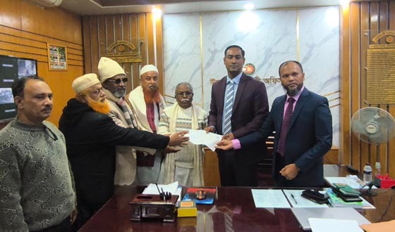 বেগমগঞ্জে জেএসডি মনোনীত প্রার্থী সিরাজ মিয়ার মনোনয়ন পএ দাখিল