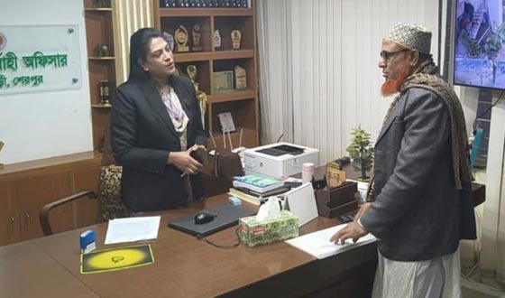 শেরপুরে মনোনয়নপত্র জমা দিতে না পেরে কাঁদলেন প্রার্থী