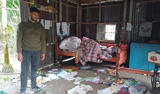 নাগেশ্বরীতে জমি জবরদখল ও বাড়ি উচ্ছেদের অভিযোগ