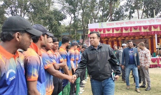 পাংশায় আজিজ সরদার স্মৃতি ক্রিকেট টুর্নামেন্টের উদ্বোধন