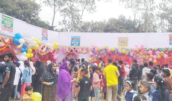 নিকলীতে শাহিদুর রহমান মডেল হাই স্কুলে পিঠা উৎসব