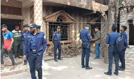 হিলিতে দুই শিক্ষার্থী নিহতের ঘটনাস্থল পরিদর্শন করলেন পুলিশ সুপার