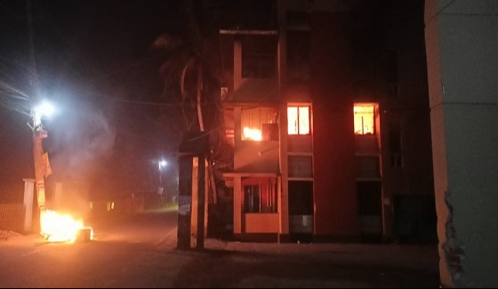 পিরোজপুরে আ.লীগ নেতাদের বাড়িতে ফের অগ্নি সংযোগ
