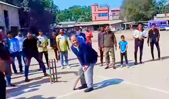 তানোরে দুই দিনব্যাপী ক্রিকেট টুর্ণামেন্টের উদ্বোধন