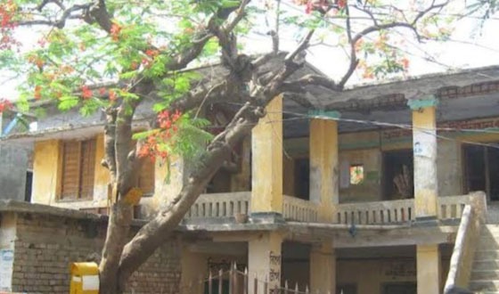 ইউপি চেয়ারম্যানের বিরুদ্ধে দুর্নীতির অভিযোগ করায় হুমকি