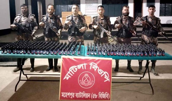 মহেশপুর সীমান্তে ৪৩৬ বোতল ফেনসিডিল উদ্ধার