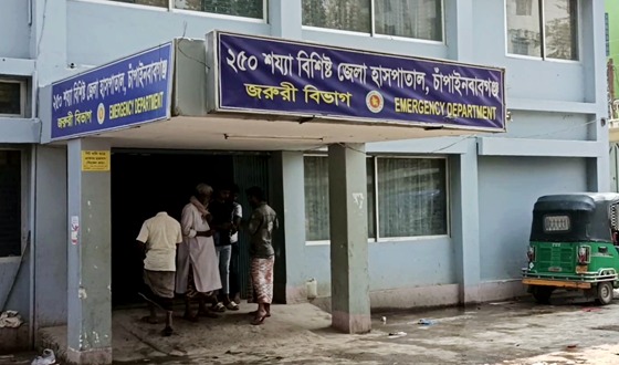 চাঁপাইনবাবগঞ্জে সড়ক দুর্ঘটনায় শিক্ষার্থীর মৃত্যু