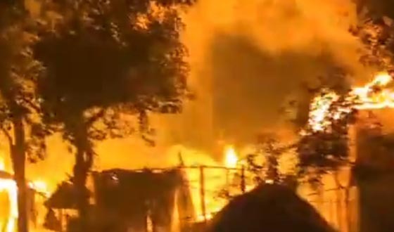 সৈয়দপুরে ভয়াবহ অগ্নিকাণ্ডে ১৩ পরিবার নিঃস্ব