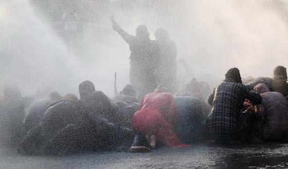 শিক্ষক নিয়োগ বাতিল: সচিবালয়মুখী মিছিলে লাঠিপেটা, জলকামান
