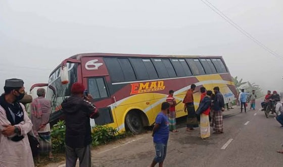 নাজিরপুরে সড়ক দূর্ঘটনায় পিতা-পুত্রের মৃত্যু