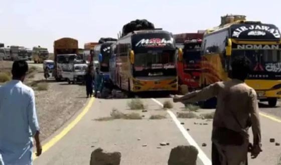 পাকিস্তানে বাস থামিয়ে ৭ যাত্রীকে হত্যা