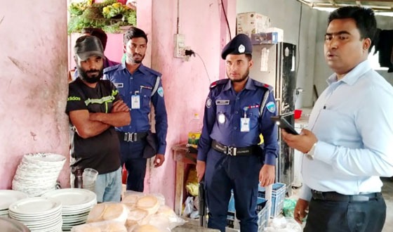 চাঁদপুরে ৪ প্রসাধনী সামগ্রী বিক্রয় প্রতিষ্ঠানকে জরিমানা